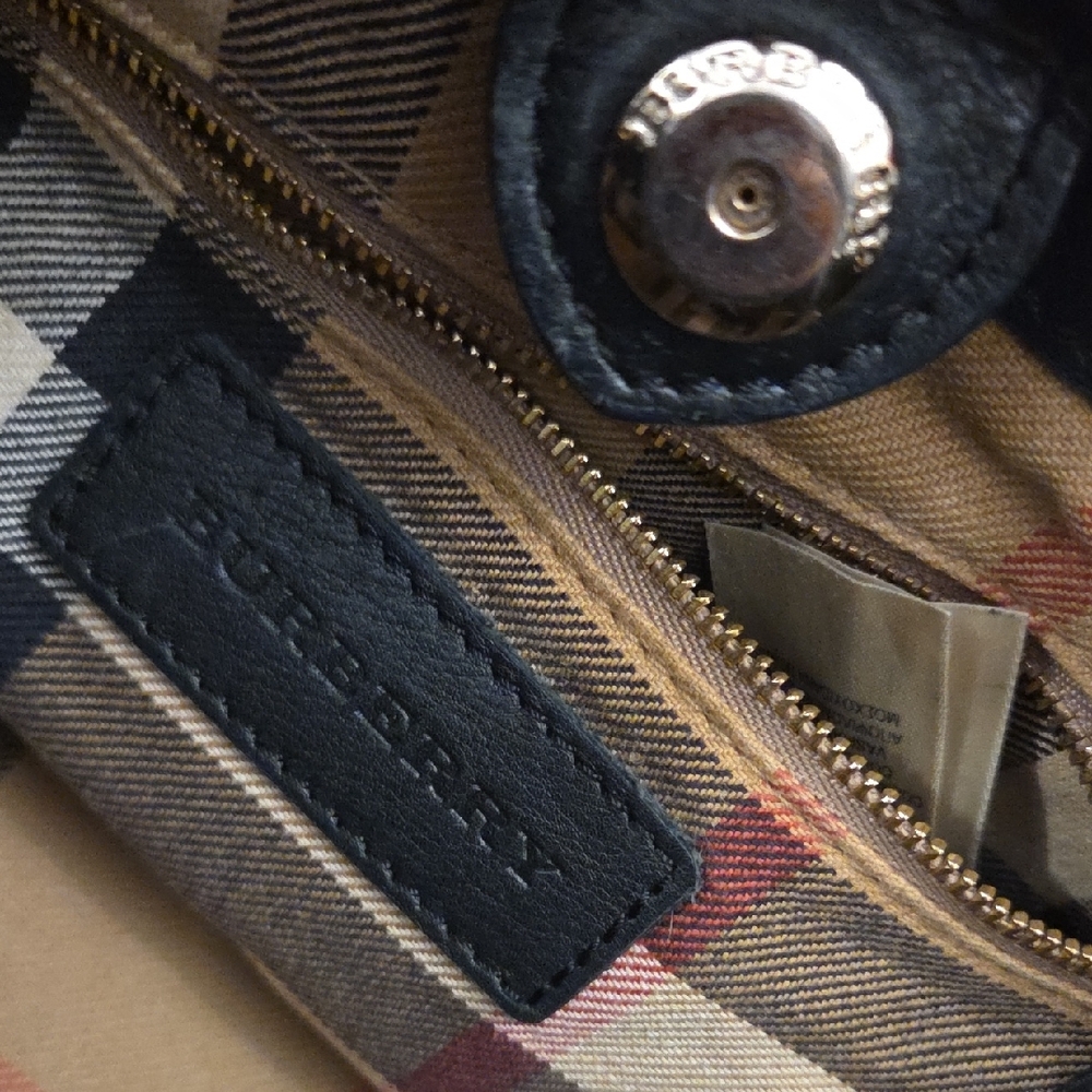 Burberry Banner Tote Handbag in Leather - Picture 5 of 16